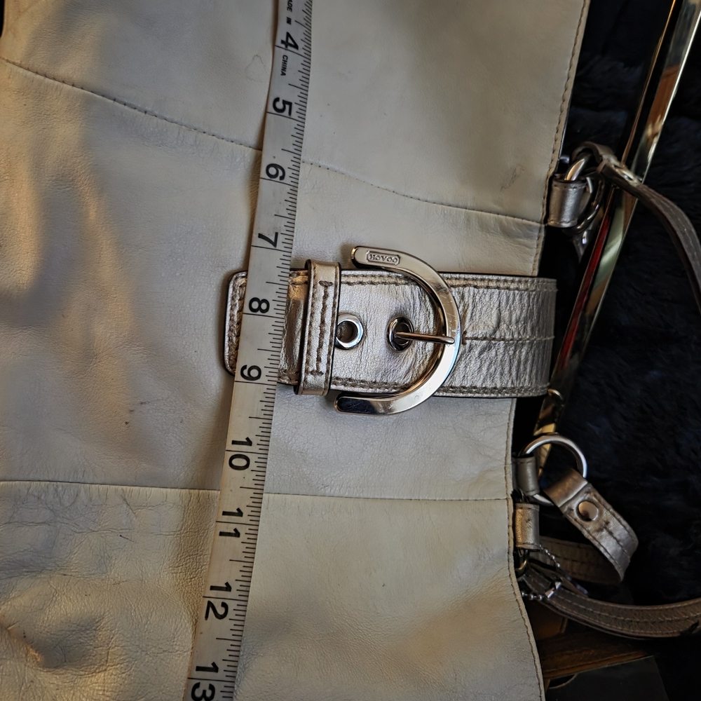 LOW START Coach Leather Shoulder Bag Cream w/ Metallic Trim Buckle Detail - Picture 16 of 16